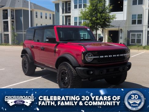 Certified 2025 Ford Bronco Badlands AWD/4WD image 1