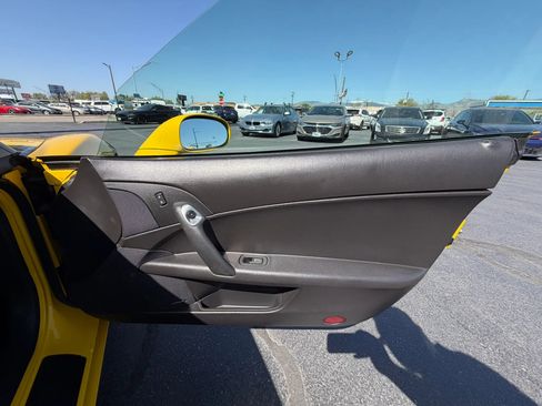 Used 2007 Chevrolet Corvette Convertible w/ Preferred Equipment Group RWD image 14