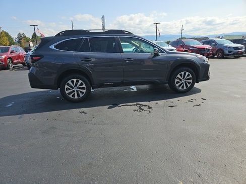 Used 2025 Subaru Outback Premium image 62