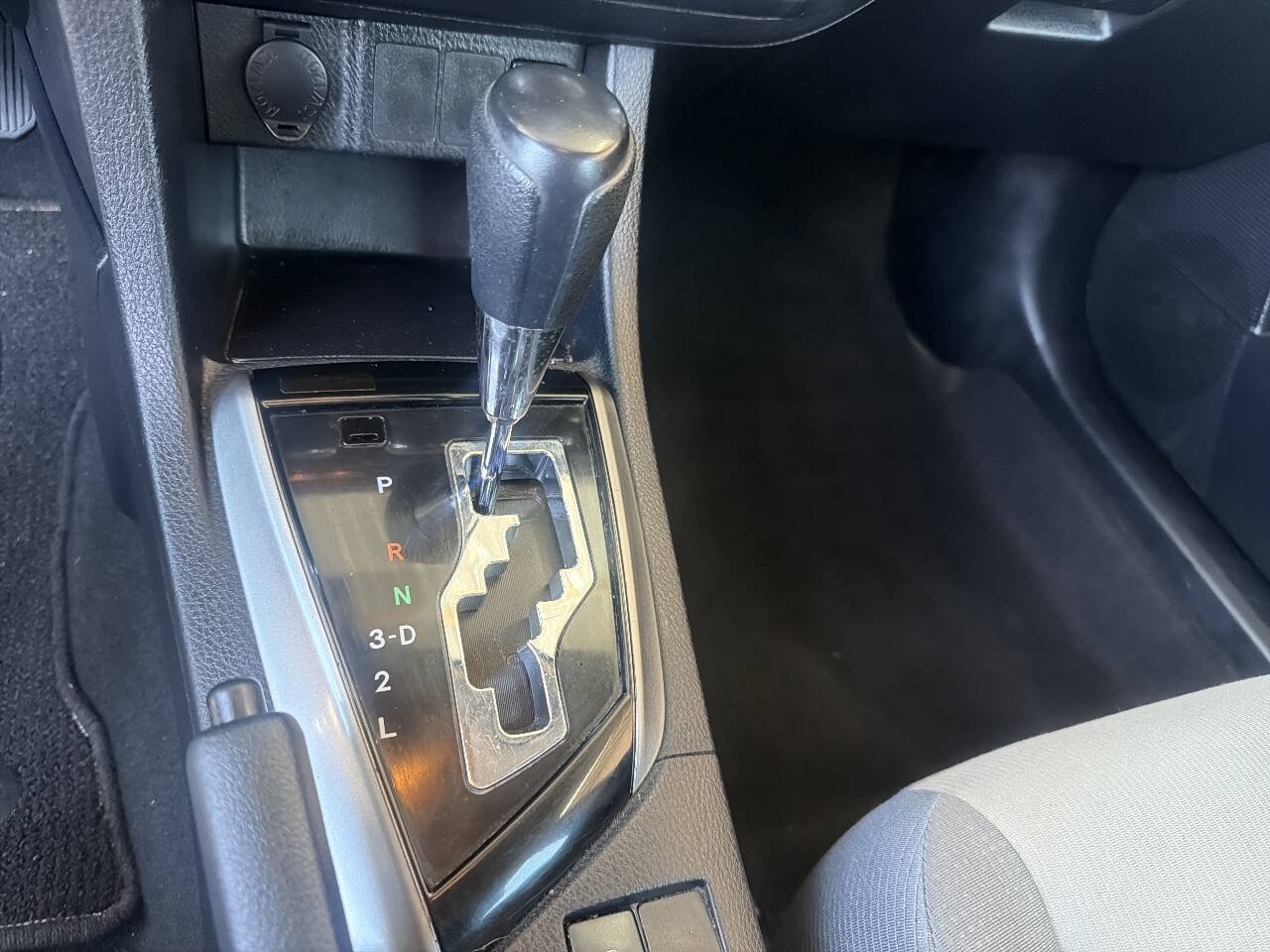 Used 2014 Toyota Corolla L FWD image 22