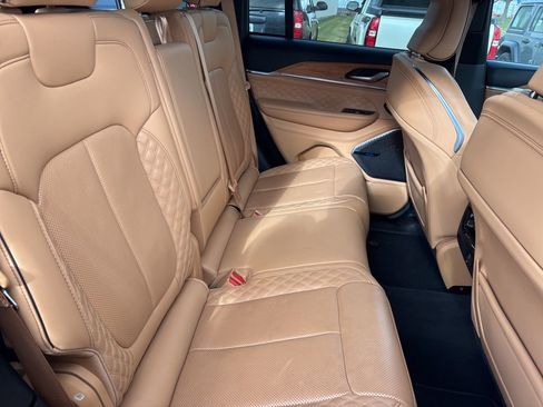 Used 2022 Jeep Grand Cherokee Summit image 19