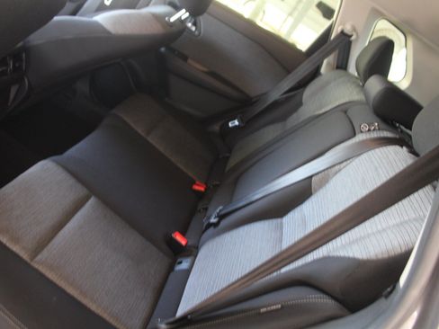Used 2023 Nissan Rogue SV AWD/4WD image 17