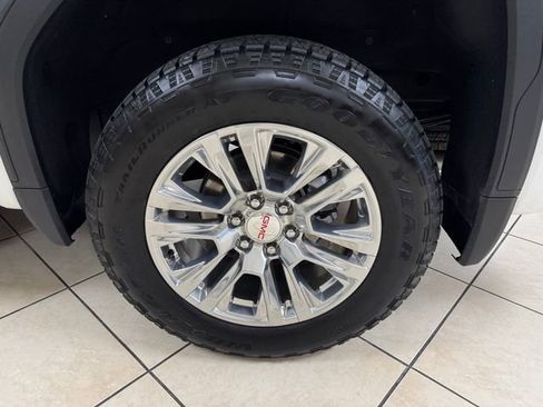 Used 2025 GMC Sierra 1500 Denali AWD/4WD image 27
