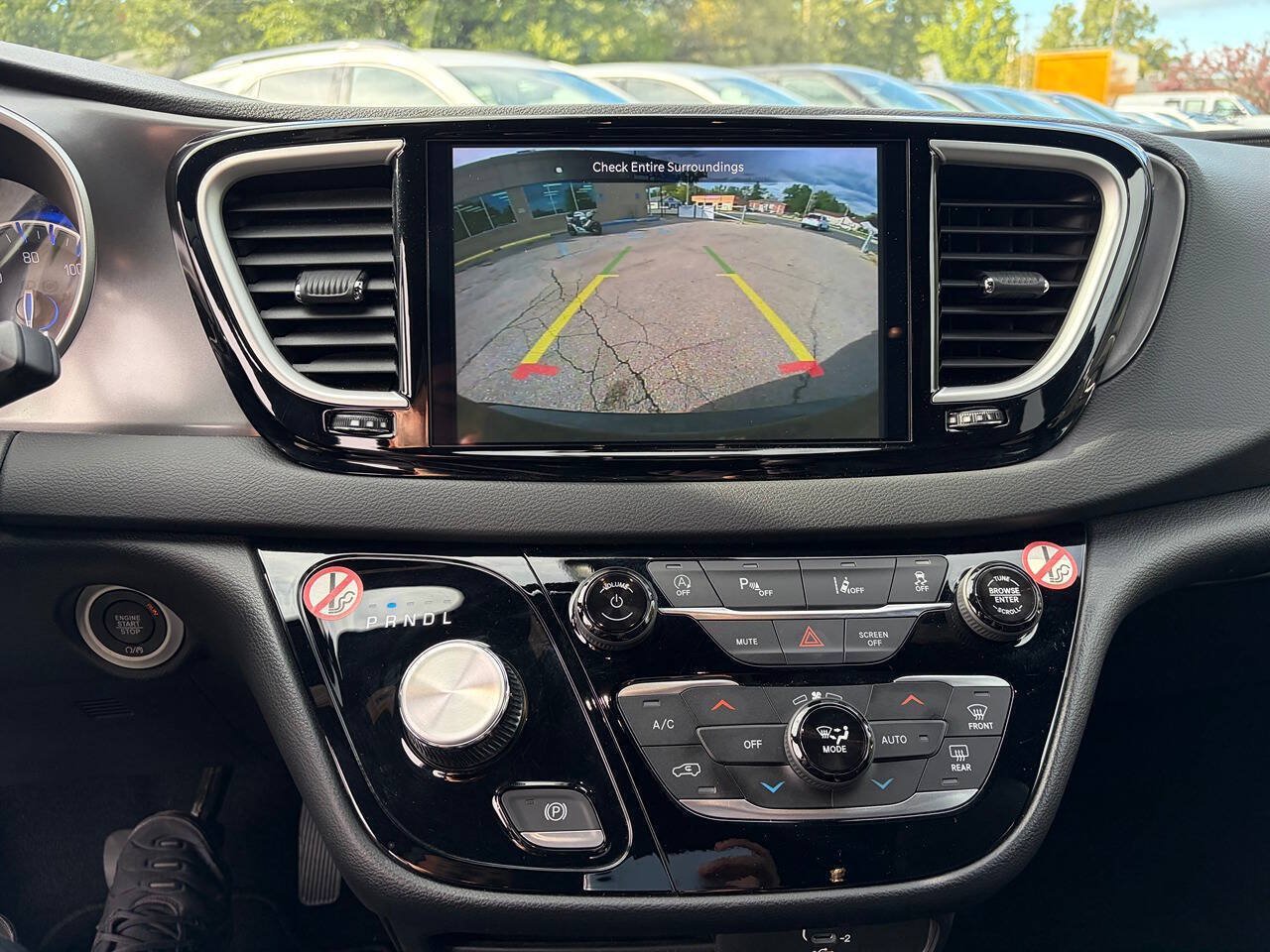 Used 2026 Chrysler Pacifica Select FWD image 14