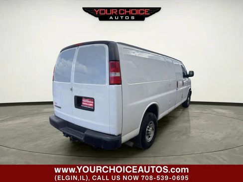 Used 2017 Chevrolet Express 2500 Extended RWD image 8