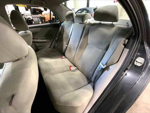 Used 2012 Toyota Corolla LE image 19