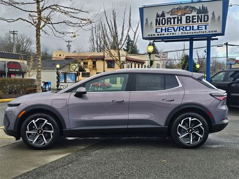 New 2026 Chevrolet Equinox EV LT image 8