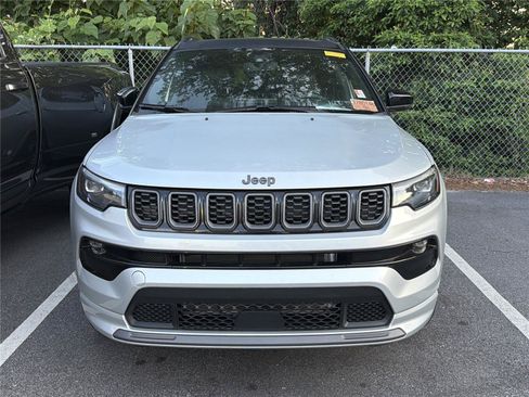 Used 2025 Jeep Compass Limited w/ High Altitude Package AWD/4WD image 2