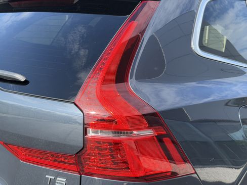 Used 2021 Volvo XC60 T5 Inscription w/ Advanced Package FWD image 13