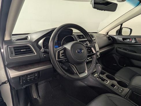 Used 2019 Subaru Outback 3.6R Limited AWD/4WD image 4