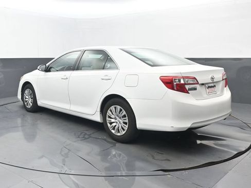Used 2014 Toyota Camry FWD image 3