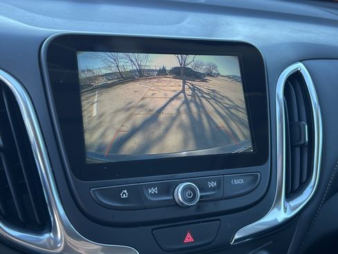 Used 2018 Chevrolet Equinox Premier image 23