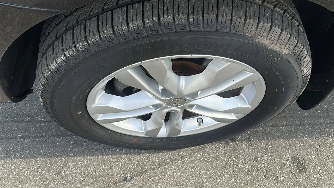 Used 2012 Nissan Rogue SV w/ Premium Pkg AWD/4WD image 14