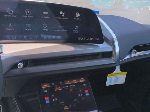 New 2026 Cadillac Vistiq Sport w/ LPO, Floor Liner Package AWD/4WD image 11