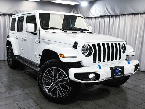 Used 2022 Jeep Wrangler Unlimited Sahara image 3