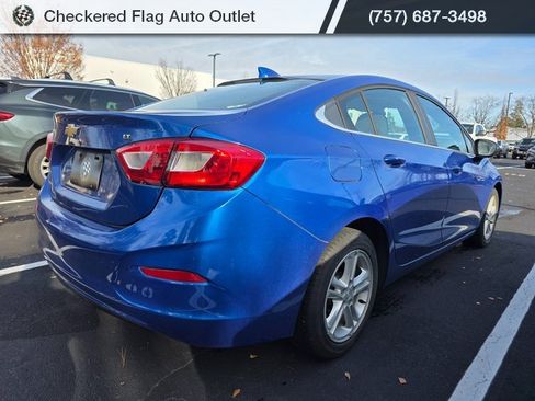 Used 2018 Chevrolet Cruze LT w/ Convenience Package image 6