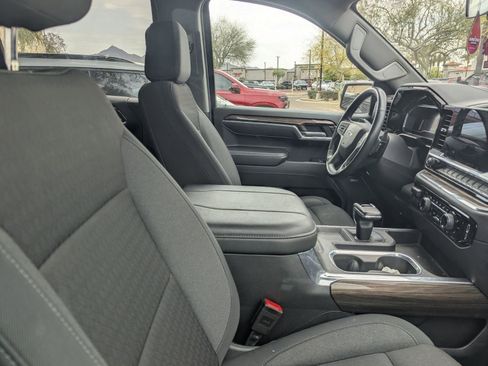 Used 2024 Chevrolet Silverado 1500 LT Trail Boss w/ Convenience Package II image 7