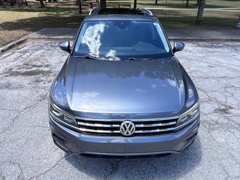 Used 2018 Volkswagen Tiguan SEL Premium FWD image 18