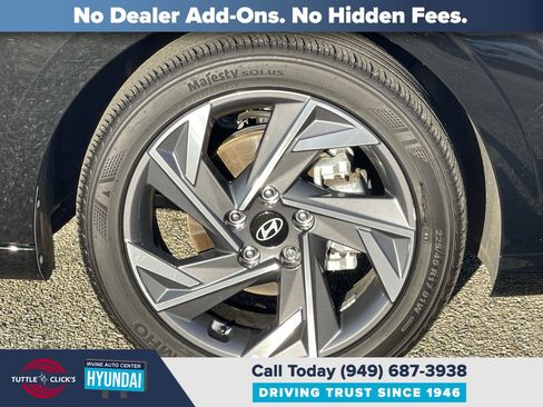 Certified 2025 Hyundai Elantra Sport image 10