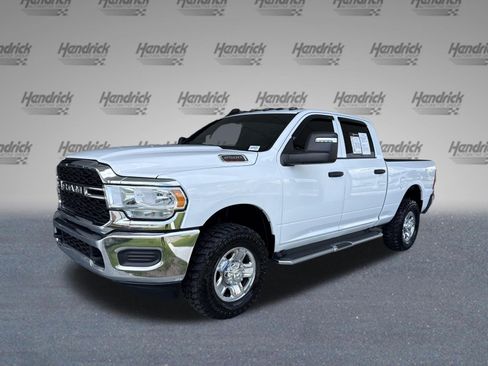 Used 2024 RAM 2500 Tradesman w/ Chrome Appearance Group AWD/4WD image 4
