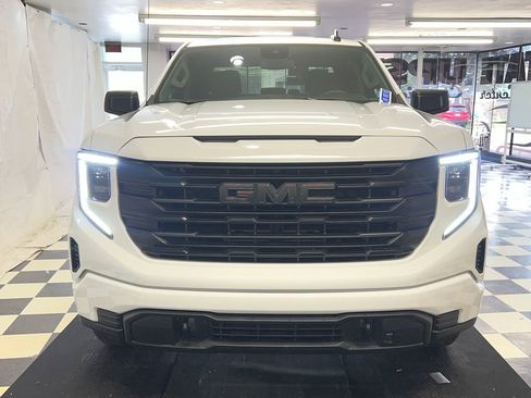 Used 2024 GMC Sierra 1500 Pro w/ Graphite Edition AWD/4WD image 2