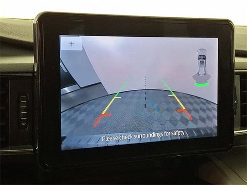 Used 2023 Ford Explorer XLT w/ Equipment Group 202A image 4