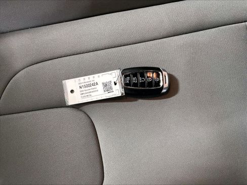 Used 2023 Hyundai Elantra SEL w/ Convenience Package image 30