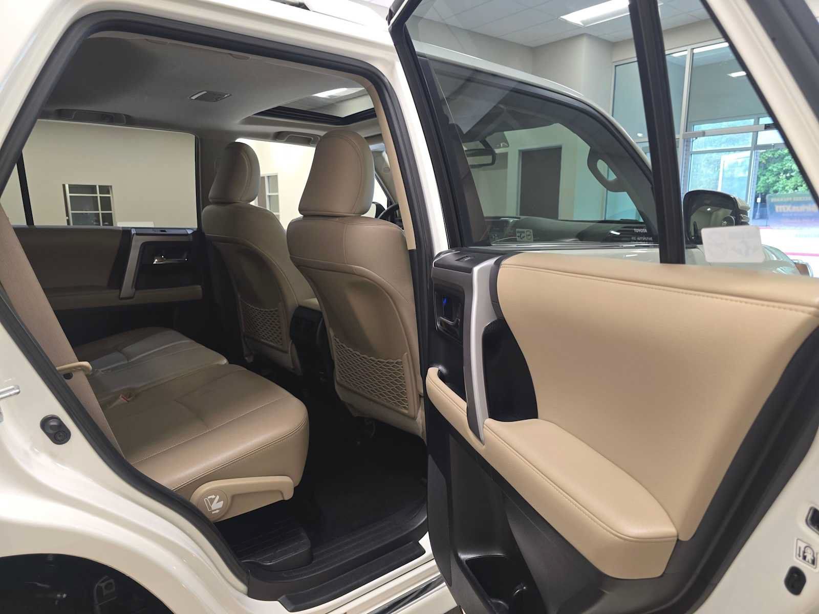 Used 2015 Toyota 4Runner Limited AWD/4WD image 27