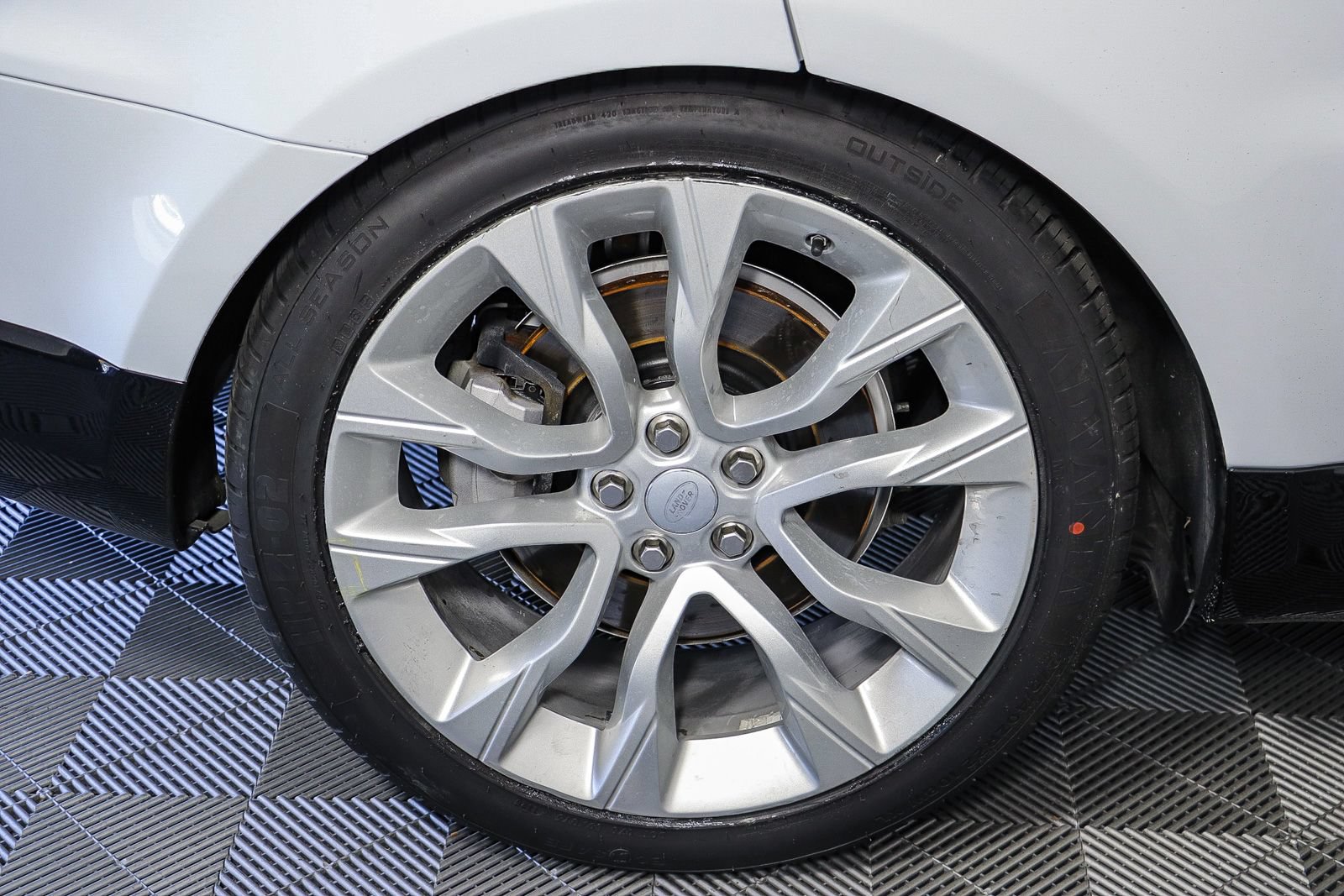 Used 2019 Land Rover Range Rover Sport HSE AWD/4WD image 12