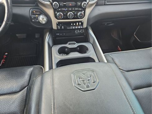 Used 2019 RAM 1500 Laramie AWD/4WD image 15