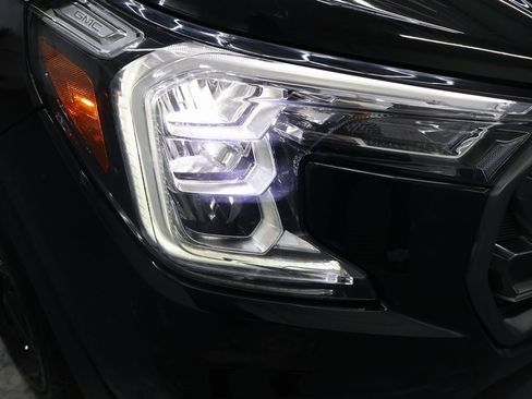 Used 2023 GMC Terrain AT4 image 27