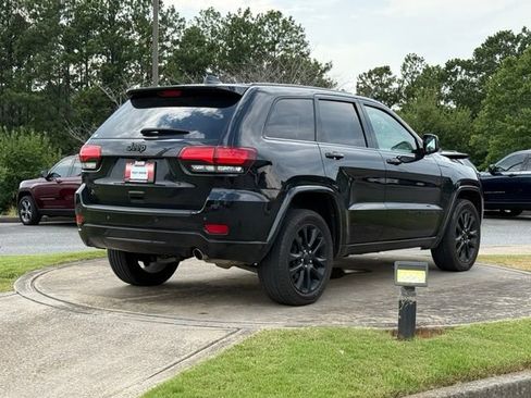 Used 2021 Jeep Grand Cherokee Laredo X AWD/4WD image 7