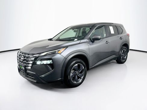 Used 2024 Nissan Rogue SV FWD image 3