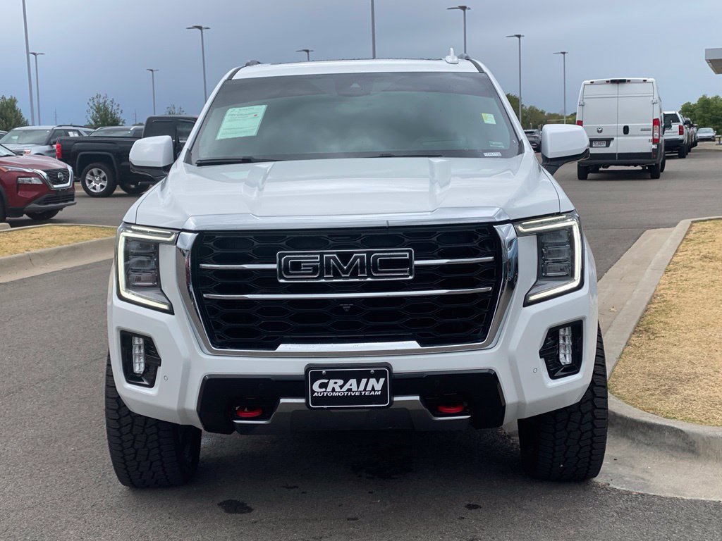Used 2023 GMC Yukon AT4 w/ AT4 Premium Package AWD/4WD image 2