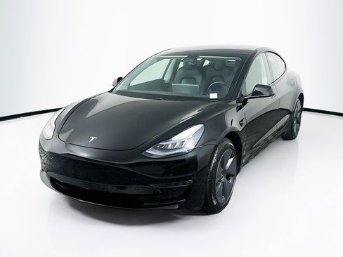 Used 2021 Tesla Model 3 Standard Range Plus RWD image 3