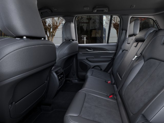 New 2027 Jeep Grand Cherokee Altitude RWD image 23