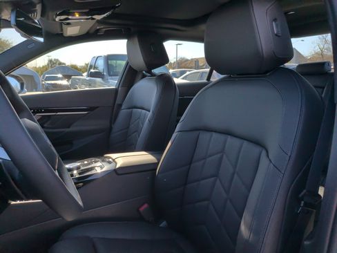 New 2026 BMW 530i w/ Premium Package image 25