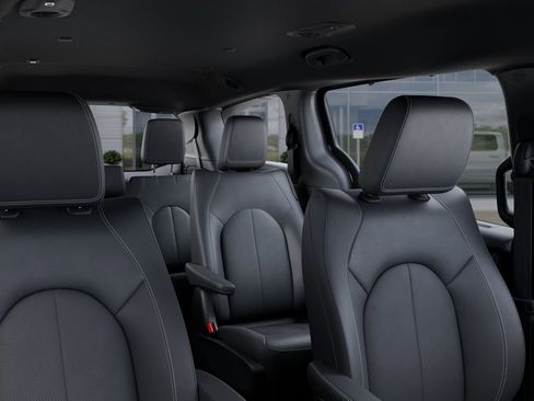 New 2026 Chrysler Pacifica Select FWD image 26