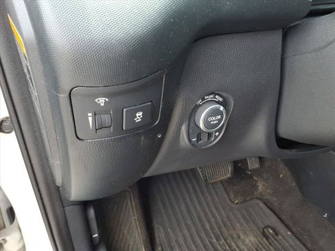 Used 2013 Kia Soul + w/ Audio Pkg FWD image 27