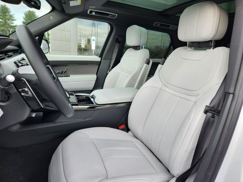 New 2026 Land Rover Range Rover Sport SE AWD/4WD image 8