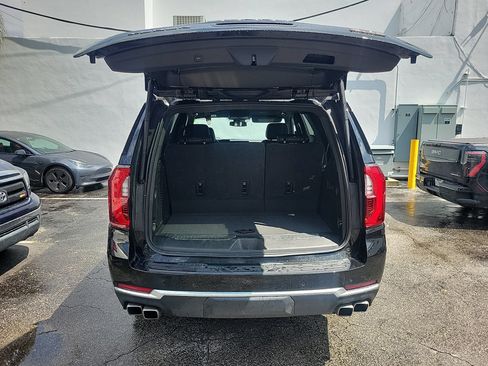 Used 2025 GMC Yukon Denali AWD/4WD image 16