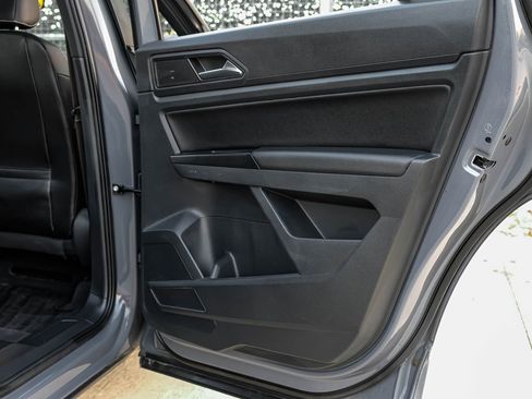 Used 2020 Volkswagen Atlas Cross Sport SE w/ Panoramic Sunroof Package image 42