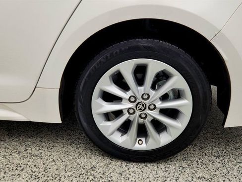 Used 2022 Toyota Corolla LE w/ LE Convenience Package image 9