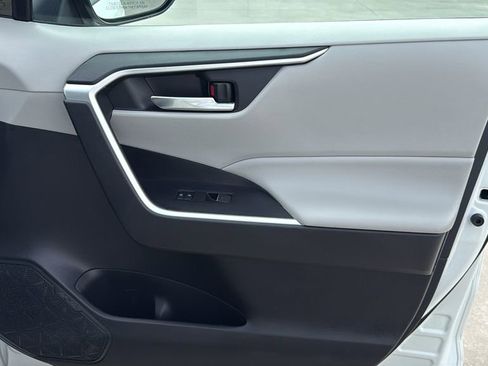 Used 2023 Toyota RAV4 XLE image 34