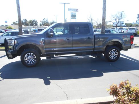 Used 2020 Ford F250 Lariat w/ Lariat Value Package image 2