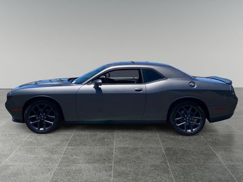 Used 2019 Dodge Challenger SXT w/ Blacktop Package RWD image 2