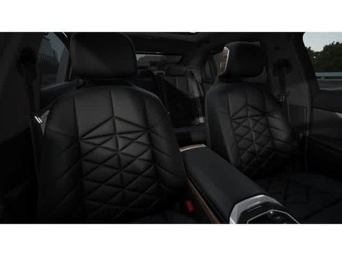 New 2025 BMW 740i w/ Premium Package image 11