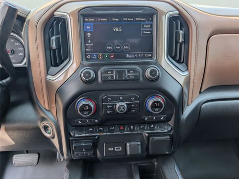 Used 2022 Chevrolet Silverado 1500 High Country w/ Safety Package II AWD/4WD image 16