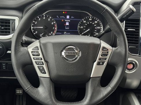 Used 2020 Nissan Titan SV w/ SV Convenience Package image 12