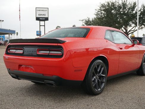 Used 2020 Dodge Challenger SXT w/ Blacktop Package image 7